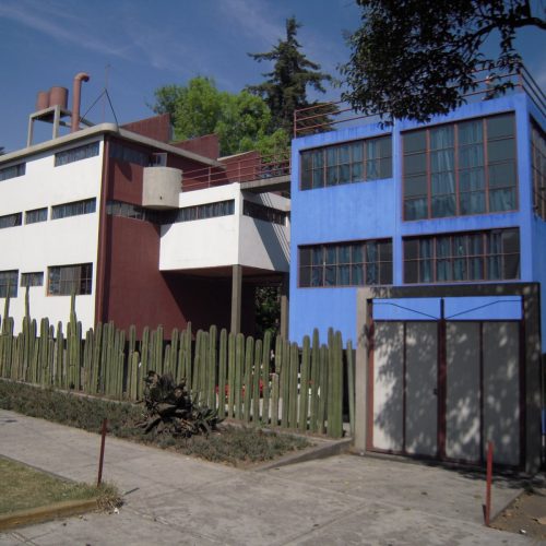 Pracownia, dom Fridy Kahlo (niebieska) i Diego Rovery (bialo-brazowa)