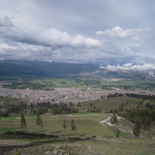 W dole 1000 m ponizej Cajamarca