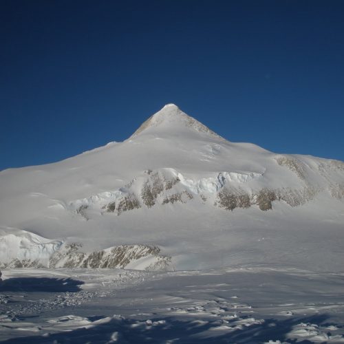 Mt Shinn widziany z Mt Vinson High Camp 3820 m npm